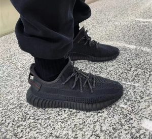 Yeezy Boost 350 V2 'Black Non-Reflective' photo review